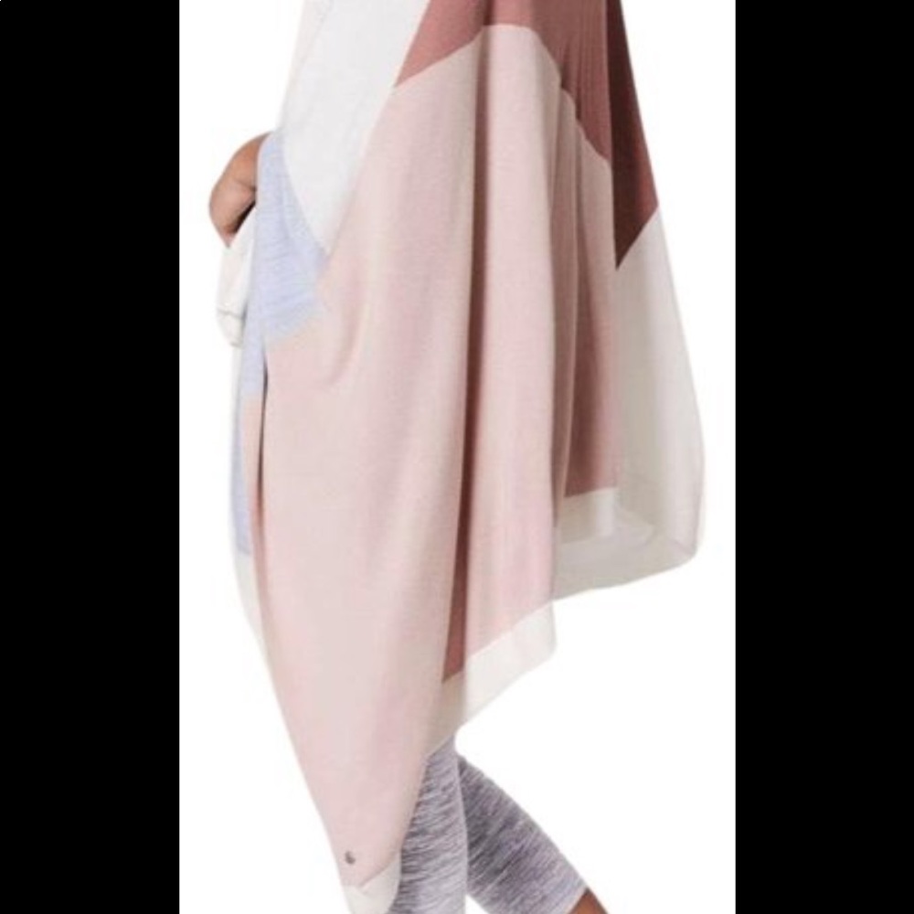 Lululemon Hatha wrap - Picture 2 of 4